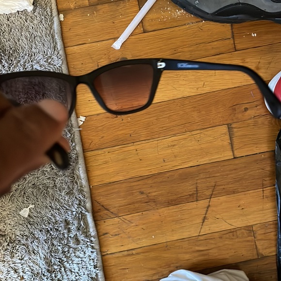 COOL SHADES - Picture 2 of 2